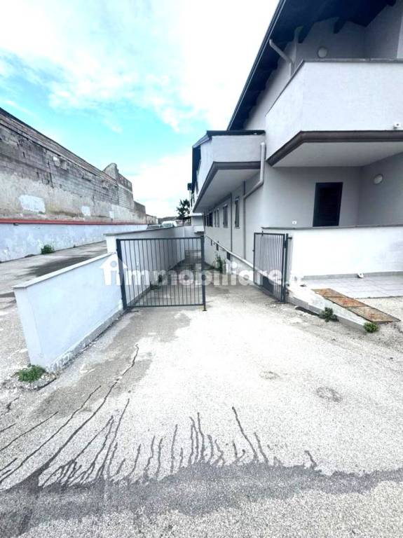 locale commerciale in vendita a Quarto