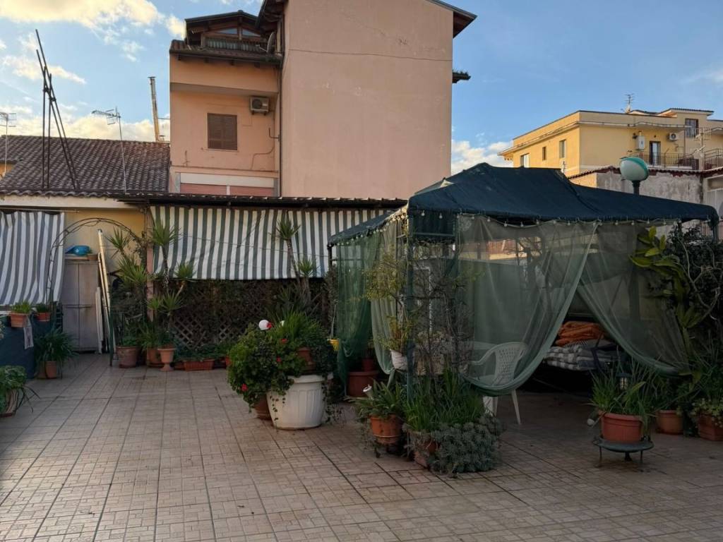 negozio in vendita a Quarto
