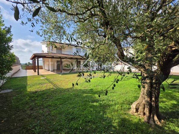 casa indipendente in vendita a Quarto