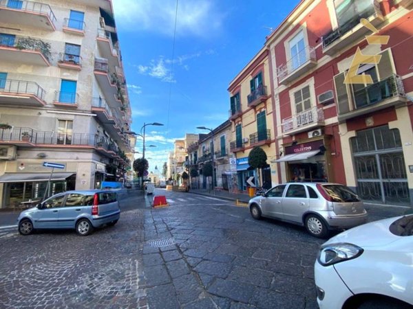 negozio in vendita ad Ercolano