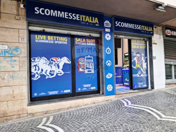 locale commerciale in vendita ad Ercolano