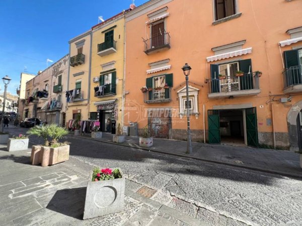 negozio in vendita ad Ercolano