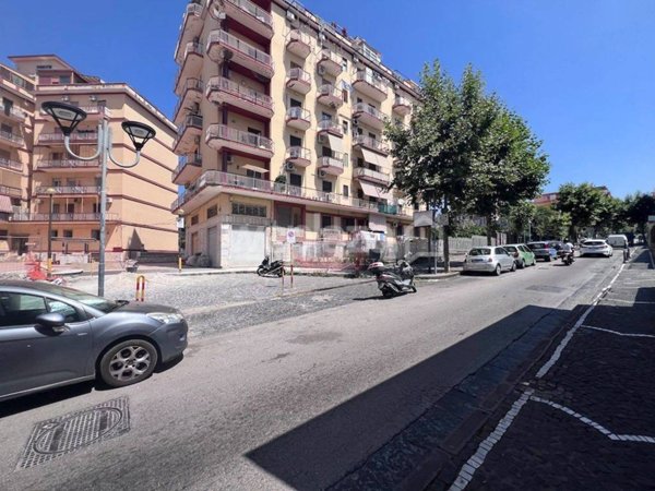 negozio in vendita ad Ercolano