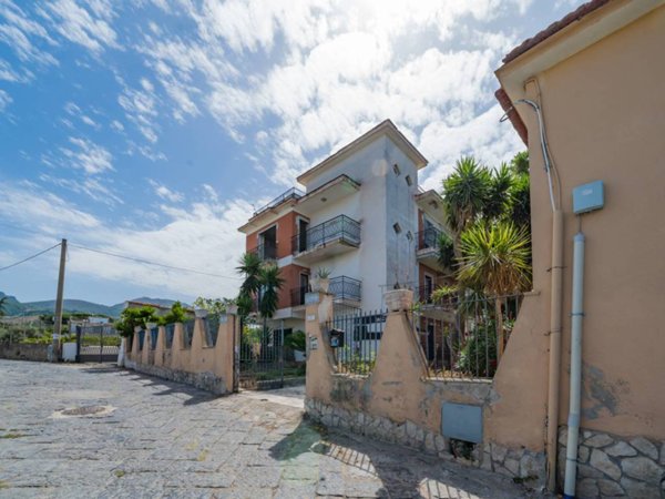 casa indipendente in vendita ad Ercolano
