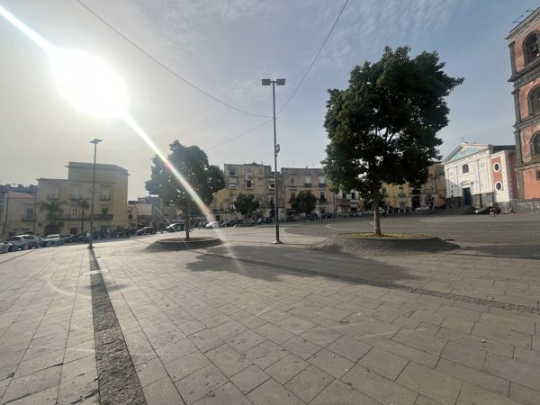 locale commerciale in vendita ad Ercolano