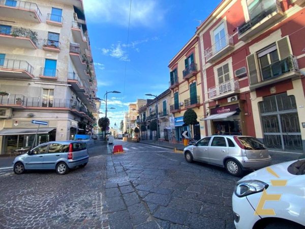 negozio in vendita ad Ercolano