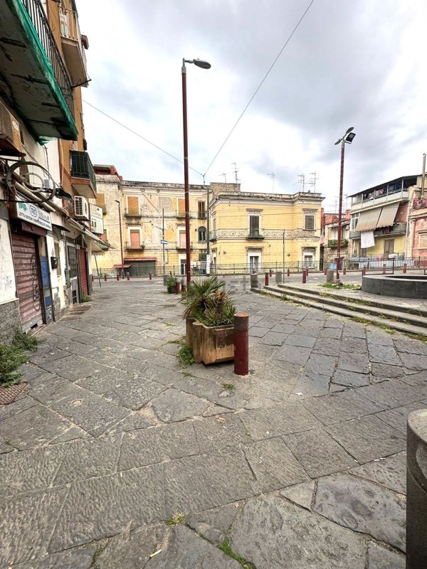 locale commerciale in vendita ad Ercolano