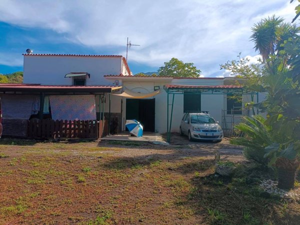 casa indipendente in vendita ad Ercolano