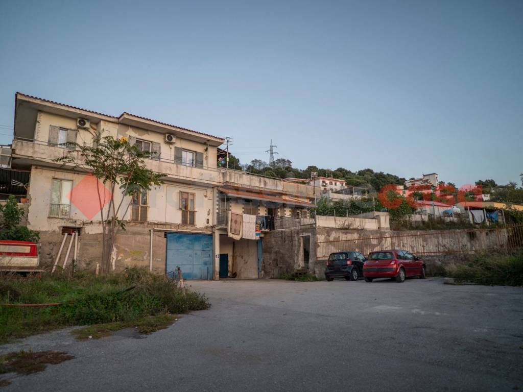 negozio in vendita ad Ercolano