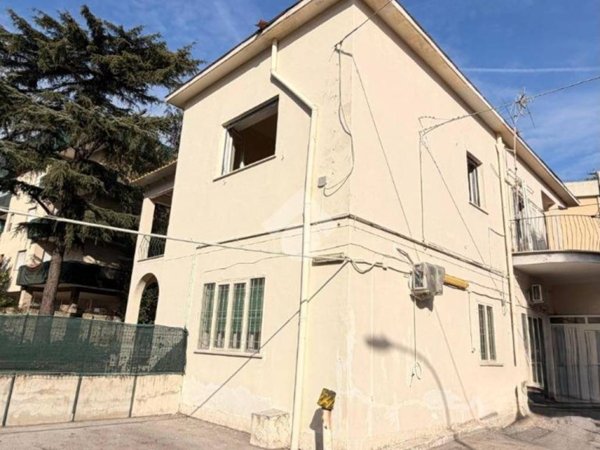 casa indipendente in vendita ad Ercolano