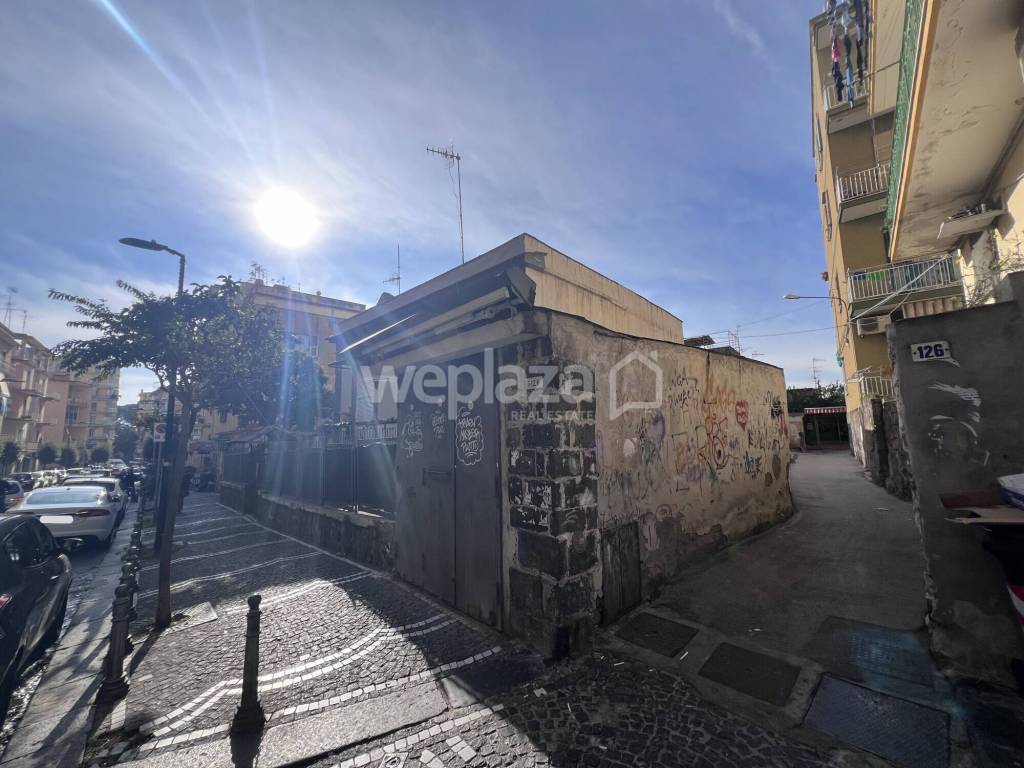 locale commerciale in vendita ad Ercolano