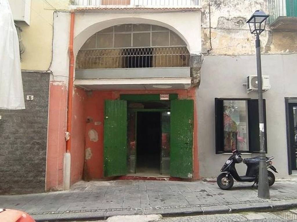 negozio in vendita ad Ercolano