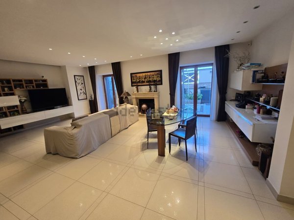 casa indipendente in vendita ad Ercolano