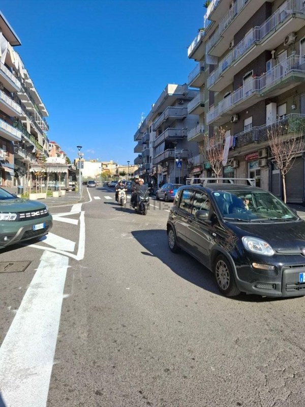 locale commerciale in vendita ad Ercolano