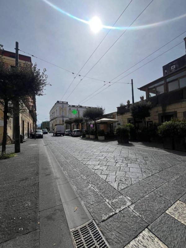 locale commerciale in vendita ad Ercolano