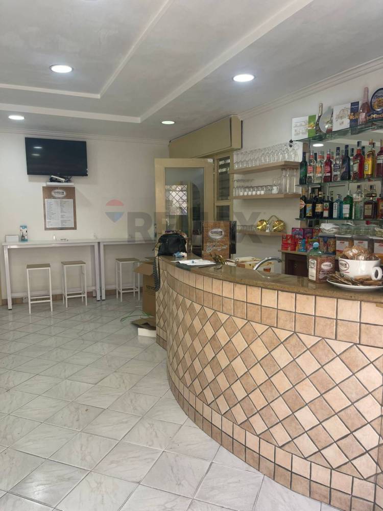 locale commerciale in vendita ad Ercolano