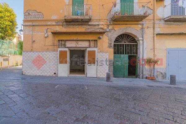 locale commerciale in vendita ad Ercolano