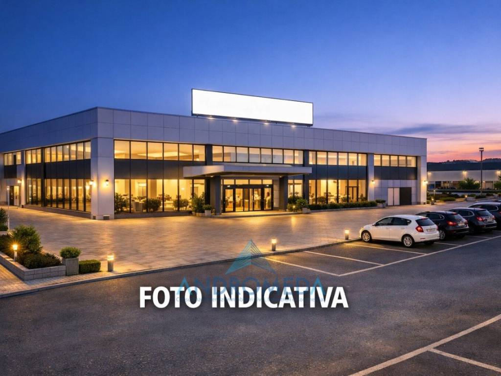 locale commerciale in vendita ad Ercolano