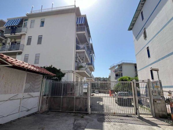 appartamento in vendita ad Ercolano in zona Ercolano Scavi