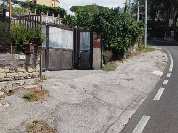 casa indipendente in vendita ad Ercolano in zona San Vito