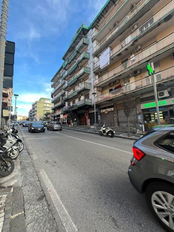locale di sgombero in vendita ad Ercolano