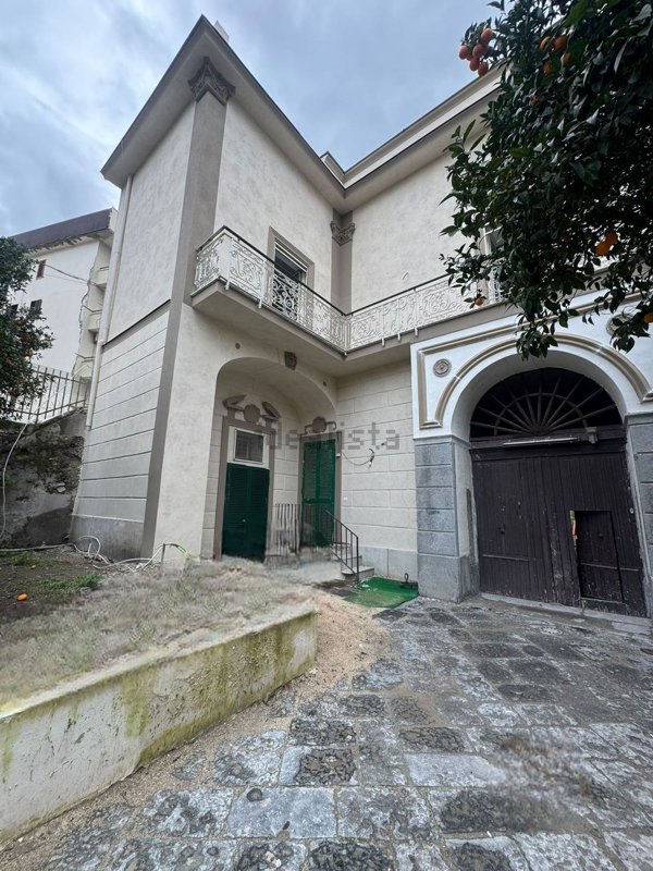 casa indipendente in vendita ad Ercolano