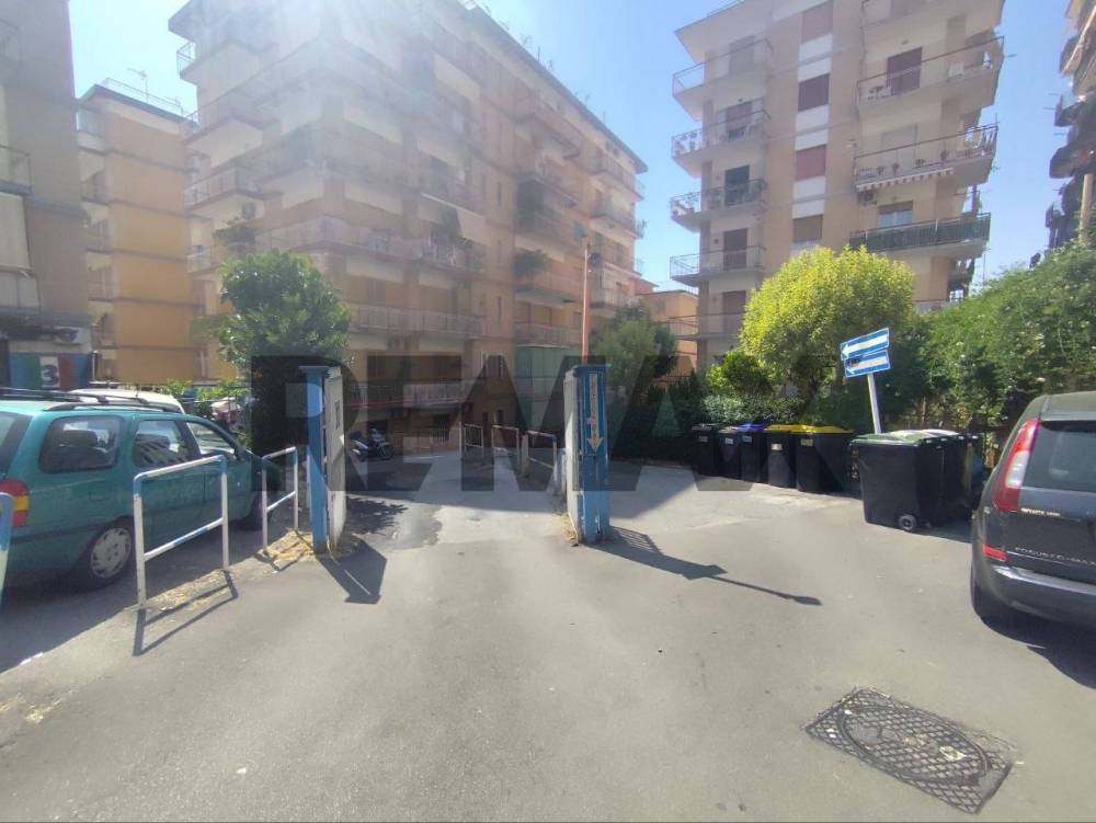 box auto in vendita ad Ercolano