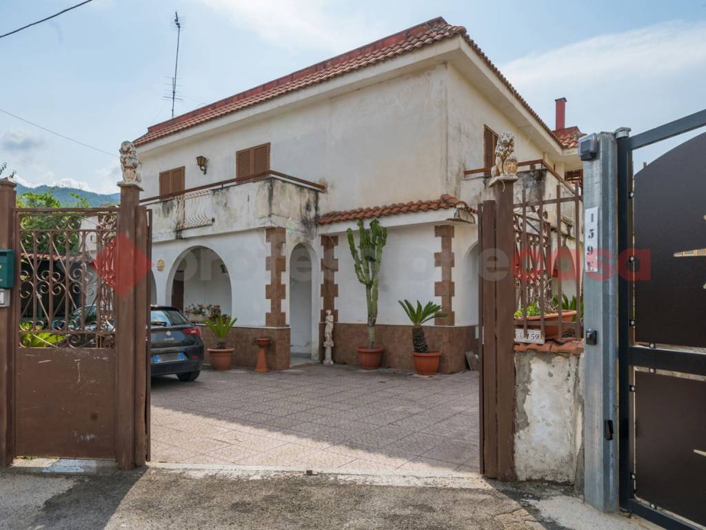 casa indipendente in vendita ad Ercolano in zona San Vito