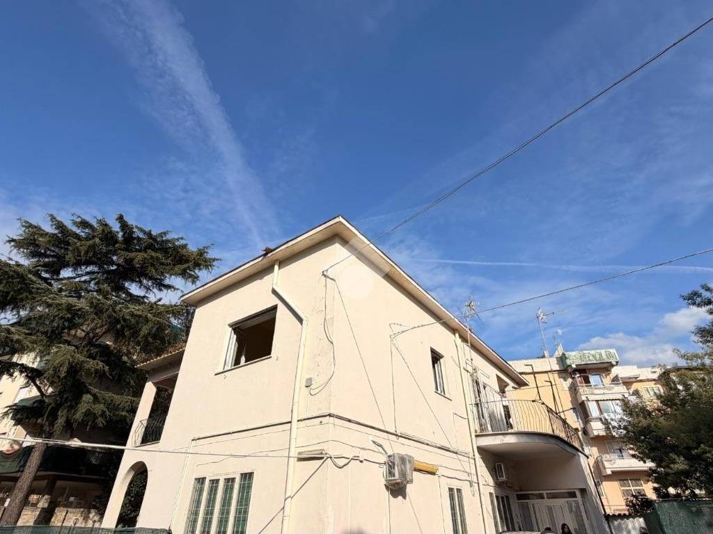 casa indipendente in vendita ad Ercolano in zona Ercolano Scavi