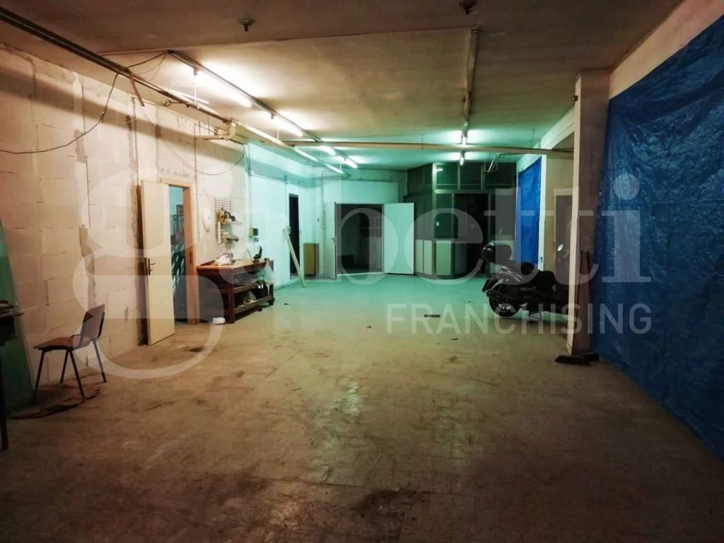 negozio in vendita a San Giorgio a Cremano
