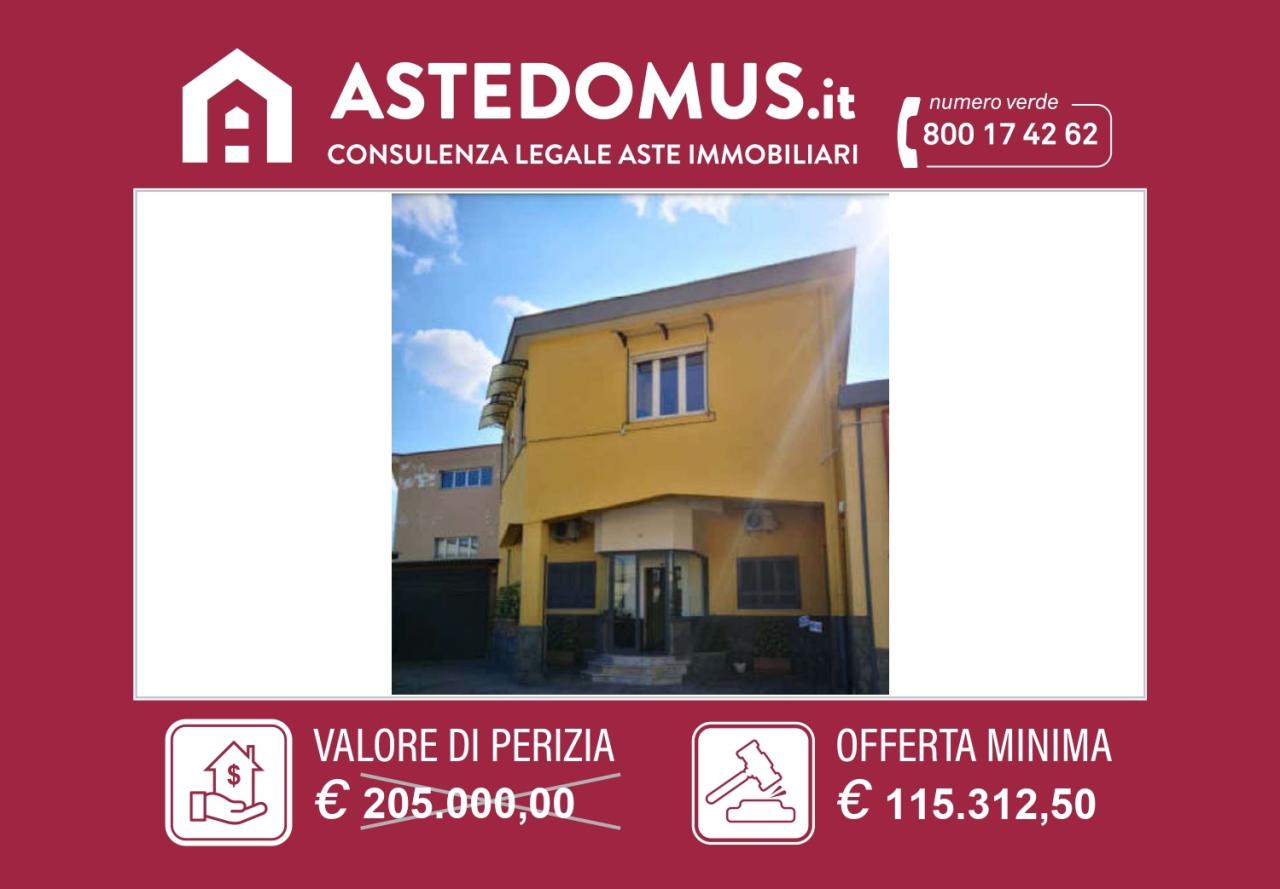 locale commerciale in vendita a San Giorgio a Cremano