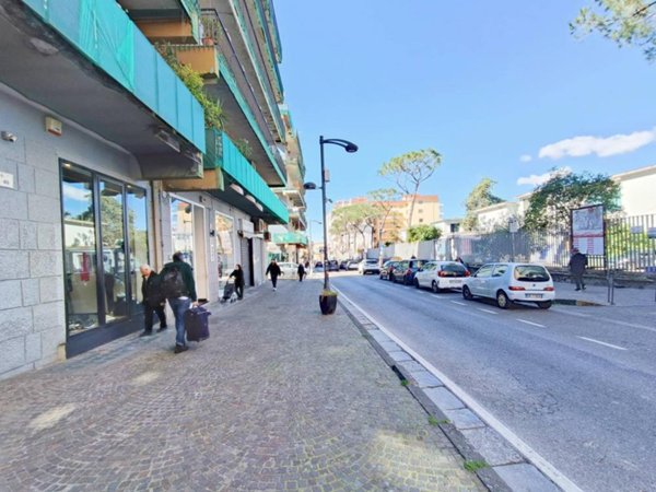 locale commerciale in vendita a San Giorgio a Cremano