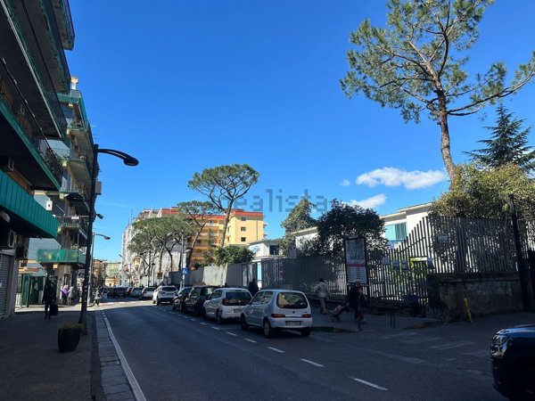 locale commerciale in vendita a San Giorgio a Cremano