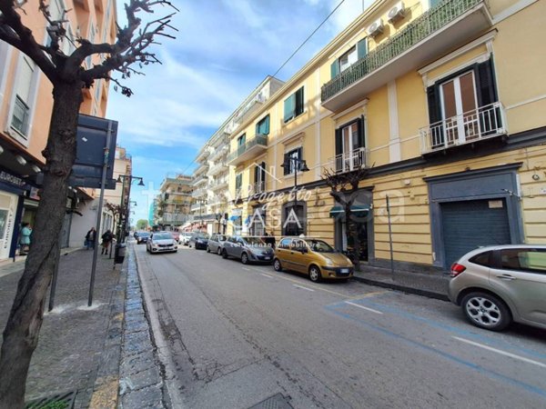 locale commerciale in vendita a San Giorgio a Cremano