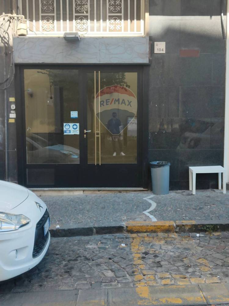 locale commerciale in vendita a San Giorgio a Cremano