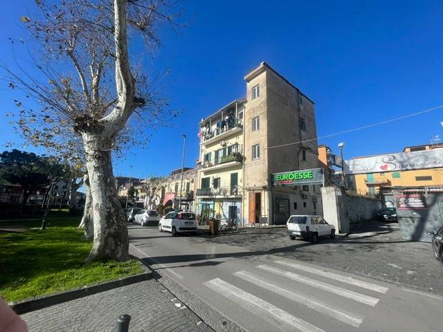 negozio in vendita a San Giorgio a Cremano