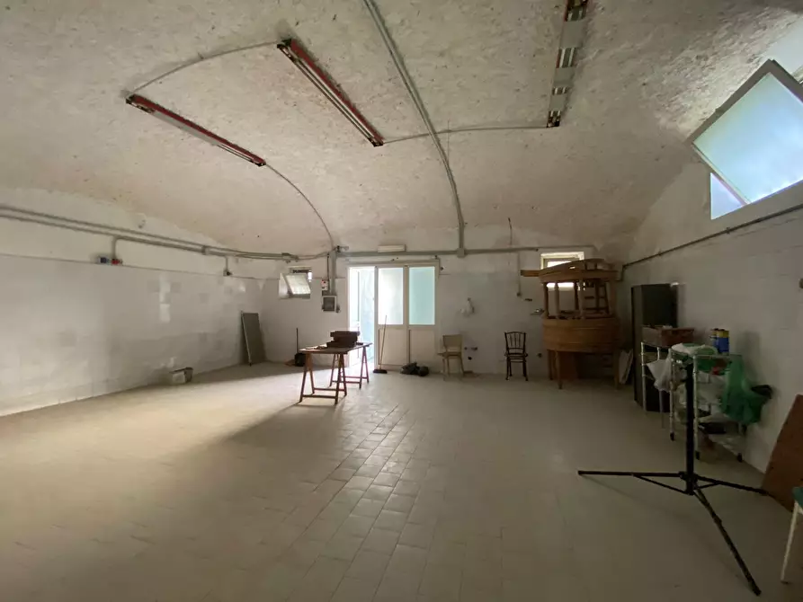 locale di sgombero in vendita a San Giorgio a Cremano