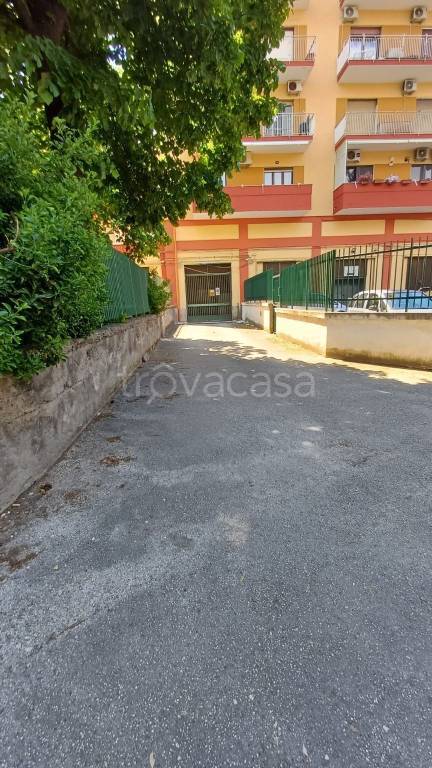 locale commerciale in vendita a San Giorgio a Cremano