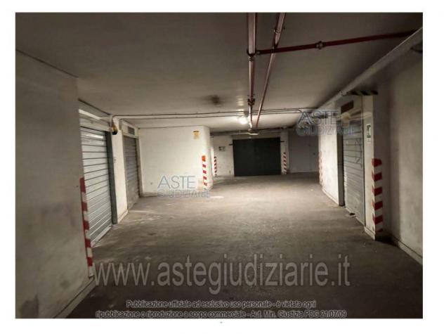 locale commerciale in vendita a San Giorgio a Cremano