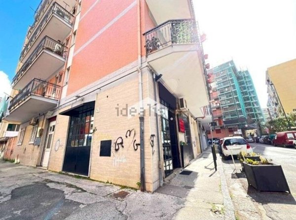 locale commerciale in vendita a San Giorgio a Cremano