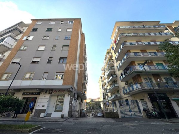 locale commerciale in vendita a San Giorgio a Cremano