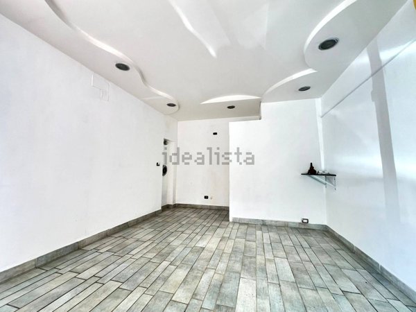 locale commerciale in vendita a San Giorgio a Cremano