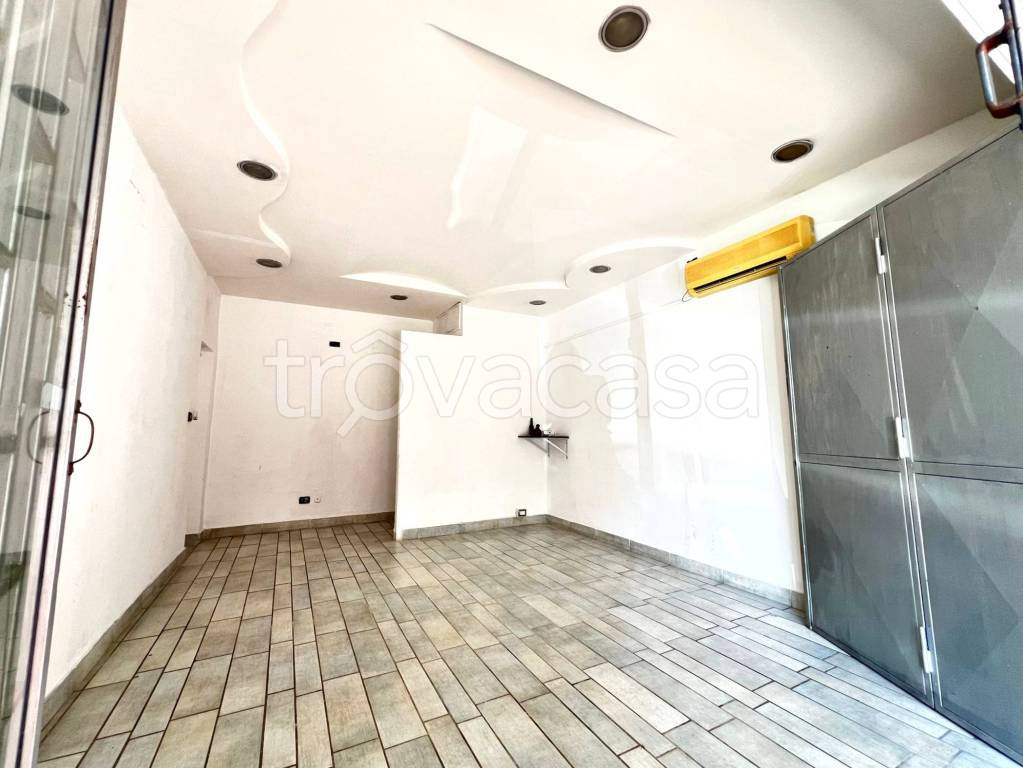 locale commerciale in vendita a San Giorgio a Cremano