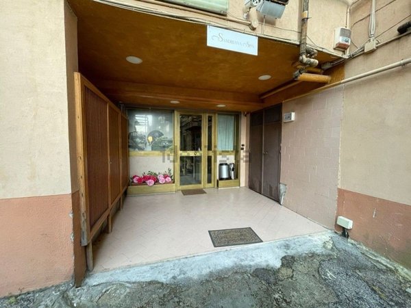 locale commerciale in vendita a San Giorgio a Cremano