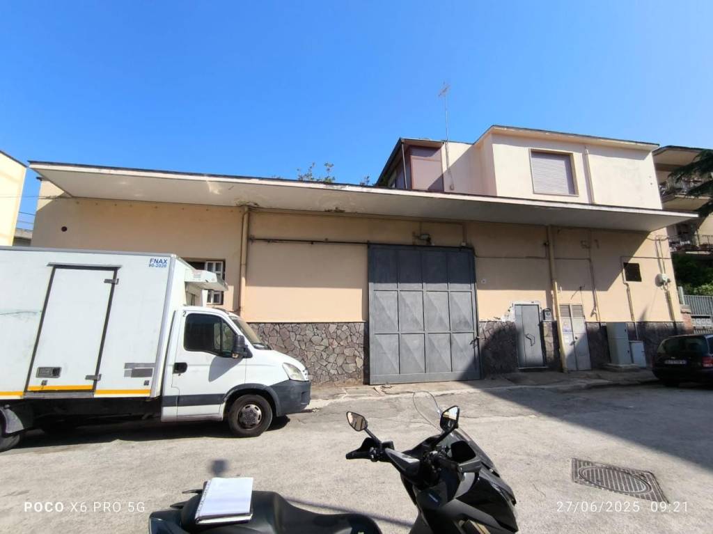 negozio in vendita a San Giorgio a Cremano