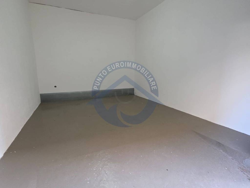 locale commerciale in vendita a San Giorgio a Cremano