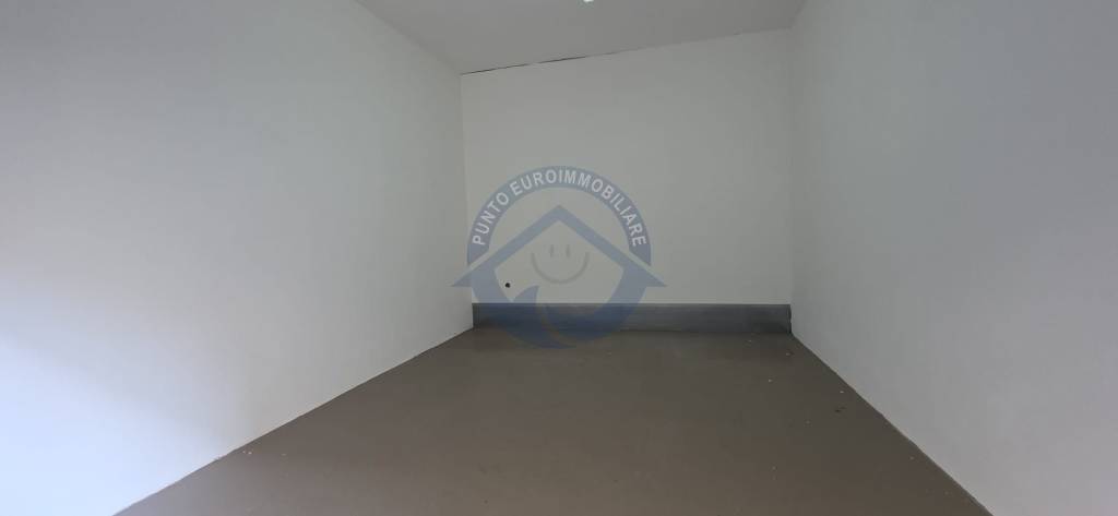 locale di sgombero in vendita a San Giorgio a Cremano