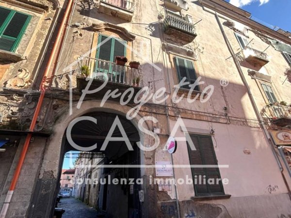 locale commerciale in vendita a San Giorgio a Cremano