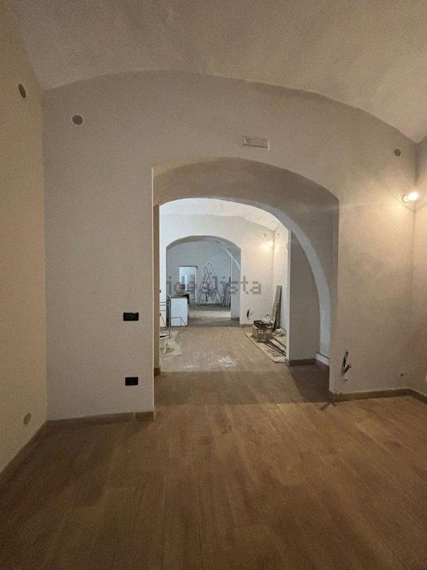 locale di sgombero in vendita a San Giorgio a Cremano