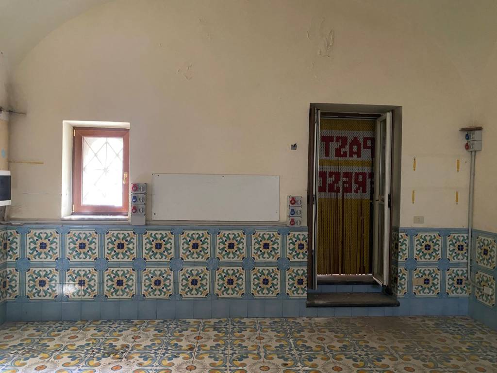 negozio in vendita a San Giorgio a Cremano
